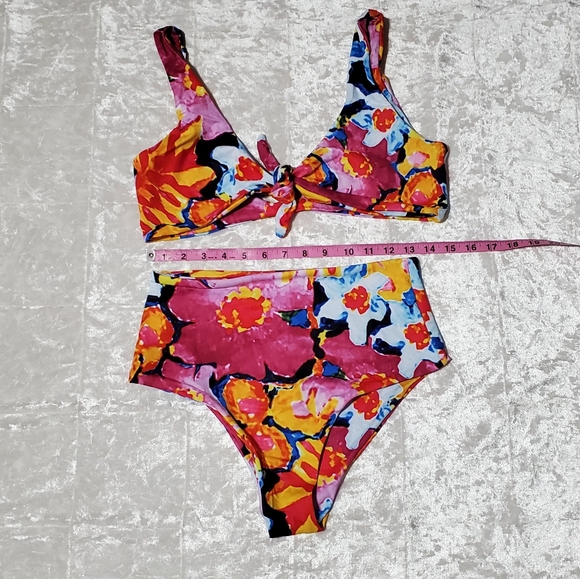 Colorful Knotted High Waisted Bikini Bottoms - Picture 3 of 4